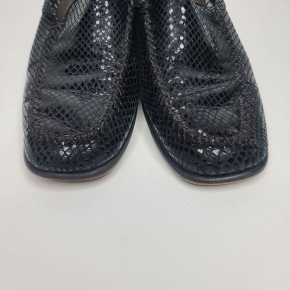 Stuart Weitzman Black Snakeskin Python Slip On Loafer 7 1/2 - Picture 5 of 16